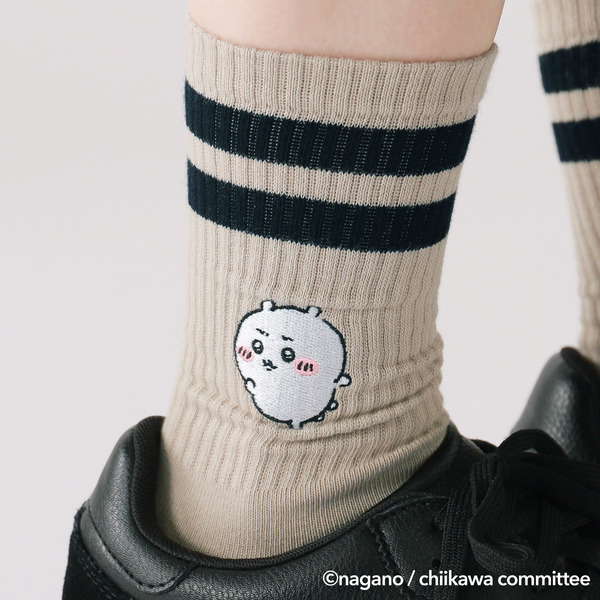 “chiikawa”-one-point-casually-“i-like”-appeal-♪-layered-style-design!-collaboration-socks-appeared
